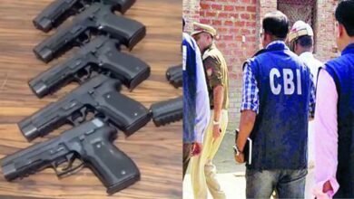 जम्मू-कश्मीर के गन लाइसेंस घोटाले में शामिल 8 IAS, अधिकारियों पर CBI ने मांगी कार्रवाई की मंजूरी