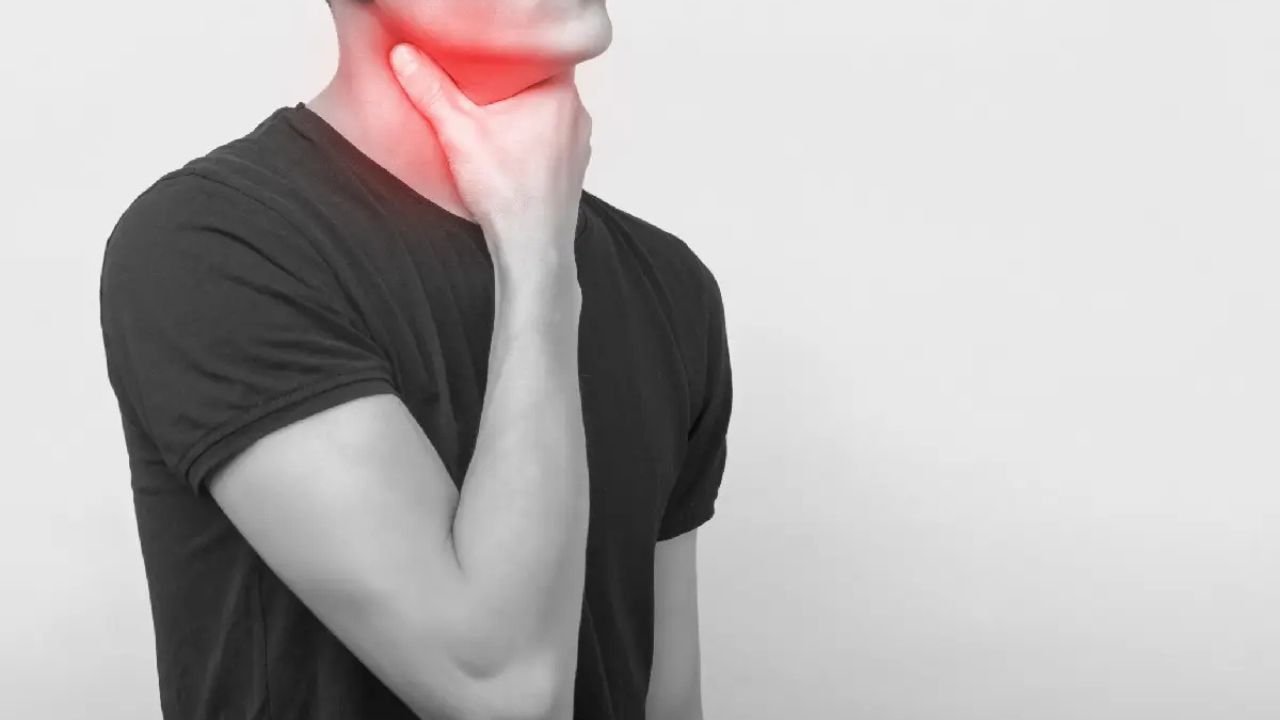 Dry Throat: गले की सूखापन से हर दिन परेशान? ये कारण हो सकते हैं आपके स्वास्थ्य के लिए खतरनाक