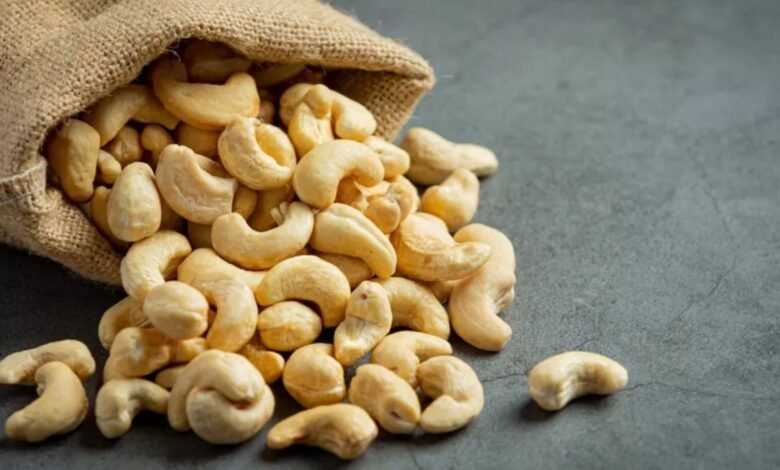 Benefits Of Cashew: रोजाना 3-4 काजू खाने के चौंकाने वाले फायदे, जानें सही मात्रा और स्वास्थ्य का राज