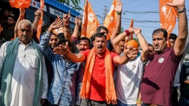 College controversy: वैष्णो देवी मेडिकल कॉलेज में MBBS सीट विवाद भड़का, जम्मू की सड़कों पर गूंजे विरोध के नारे