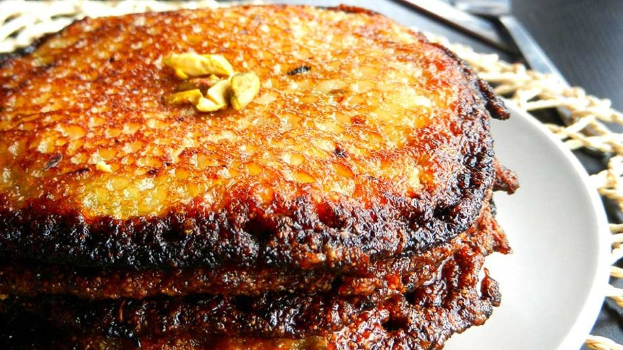 Malpua Recipe: बिना शक्कर सिरप के बनाएं कुरकुरी और स्वादिष्ट सेमोलिना मालपुआ, जानिए स्टेप-बाय-स्टेप तरीका