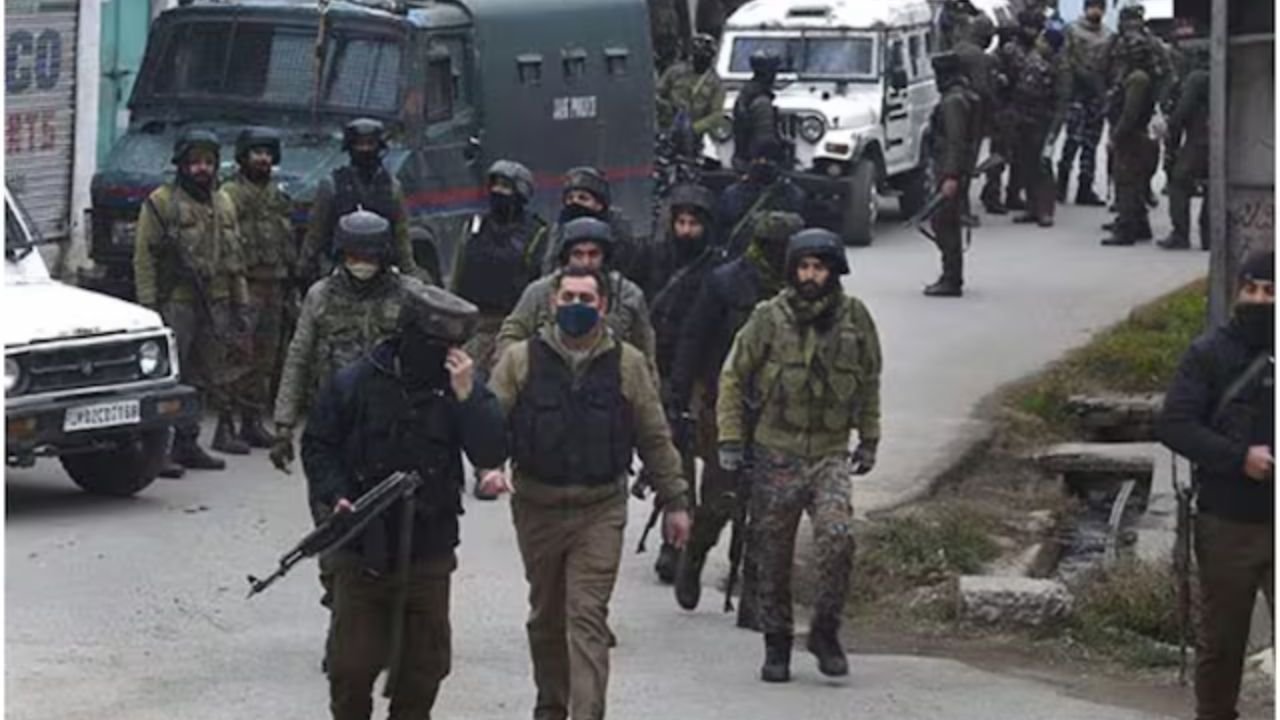 White Collar Terrorist Module: जम्मू-कश्मीर में आतंक का नया चेहरा, व्हाइट-कालर मॉड्यूल ने सुरक्षा एजेंसियों की नींद उड़ाई