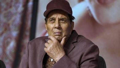 Dharmendra Passes Away: हिंदी सिनेमा के सदाबहार हीरो धर्मेंद्र का 89 वर्ष की उम्र में निधन, जानिए उनके जीवन की खास बातें