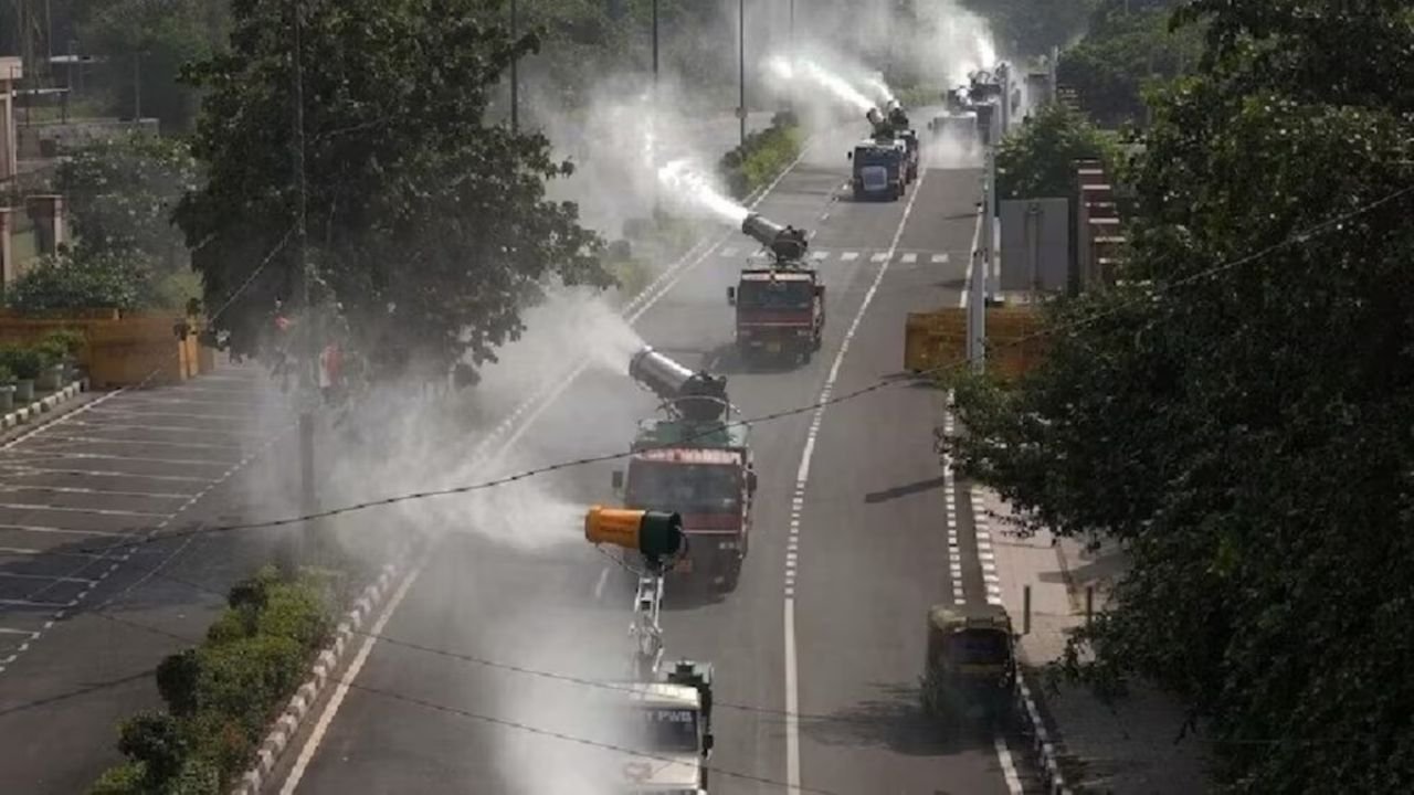 Delhi Pollution Increasing Risk At Home: दिल्ली-एनसीआर में प्रदूषण ने बढ़ाई दिमागी बीमारियों का खतरा, डॉक्टर ने बताई सावधानियां