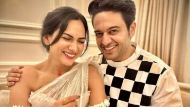 Bigg Boss 19 में बस तीन हफ्ते बाकी, Family Week शुरू, Gaurav Khanna की पत्नी Akanksha ने किया घर का दौरा