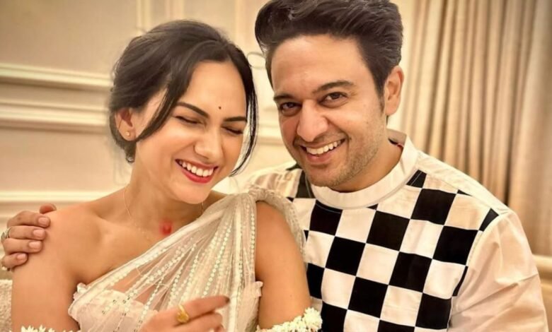 Bigg Boss 19 में बस तीन हफ्ते बाकी, Family Week शुरू, Gaurav Khanna की पत्नी Akanksha ने किया घर का दौरा