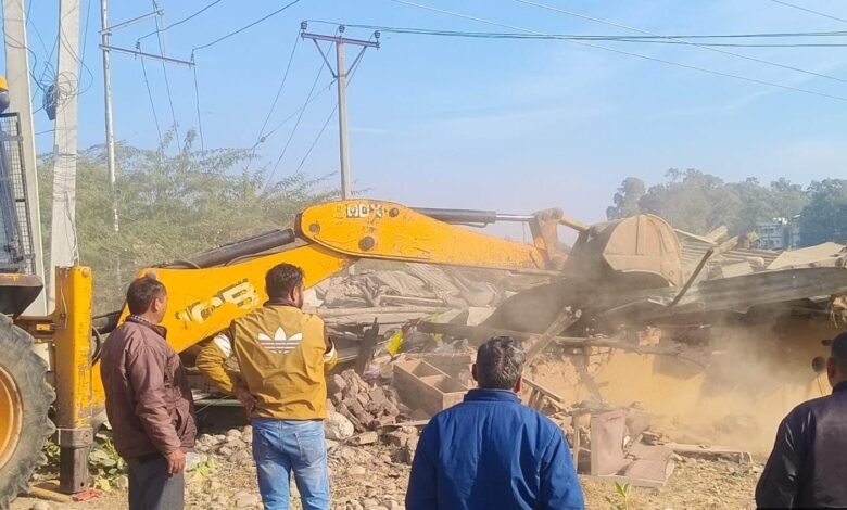 JMC illegal construction drive Jammu illegal encroachment demolition