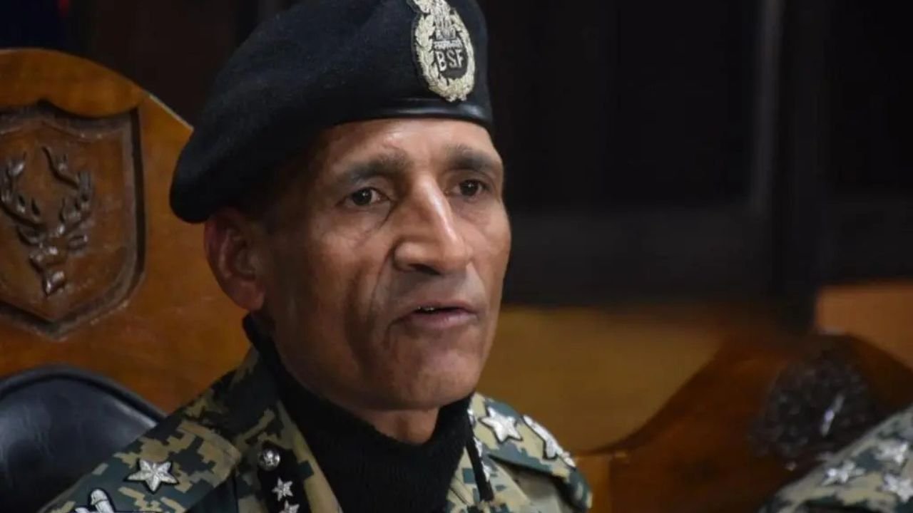 J&K News: जम्मू-कश्मीर में BSF की सतर्कता, सीमा पर आतंक और तस्करी को किया बुरी तरह नाकाम