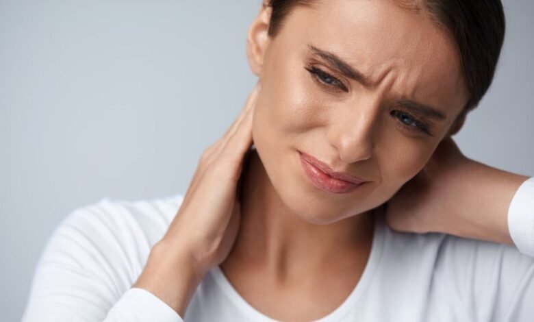 Health Tips: ठंड आते ही पुराने घाव क्यों देने लगते हैं दर्द? जानिए डॉक्टर की अहम चेतावनी और उपाय