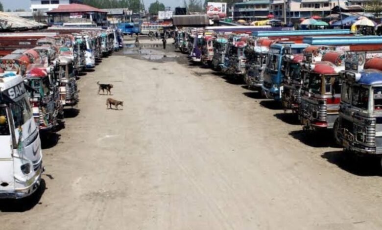 Jammu-Kashmir: टोकन हड़ताल पर ट्रांसपोर्टर एकमत, दोनों संभागों में चक्का जाम रहेगा, मांगें न मानी गई तो बड़ा फैसला