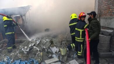 Srinagar के Khayam इलाके में भयानक आग, कई घर जलकर राख, दमकल मौके पर पहुँच कर काबू पाने में जुटी!