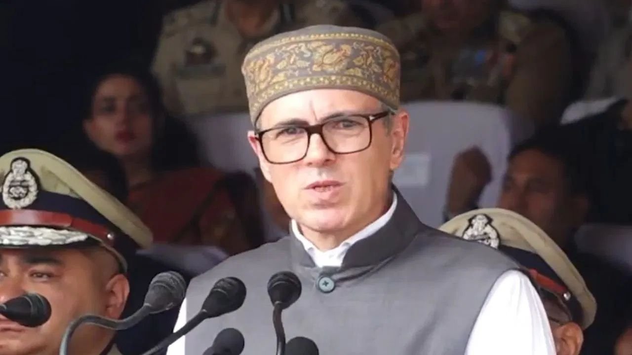 Jammu Kamshmir News: क्या अब J&K में उम्र की बाधा टूट जाएगी? CM की मंजूरी के बाद Raj Bhavan का जवाब बाकी!