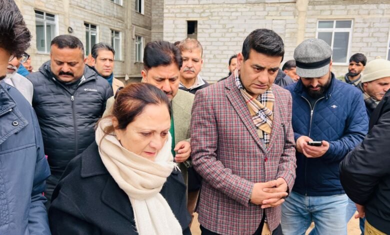 Committee on Estimates of J&K Legislative Assembly reviews infra projects in Pulwama-3-1