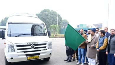 Lieutenant Governor Sh Manoj Sinha flags off group of Youth from South Kashmir for Exposure Tour