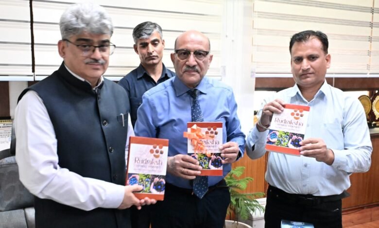 CS Dulloo releases two books on Health and Climate Science-15-1