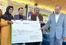 DY CM laying foundation stone for Kunzar–Hardshoora road, addresses public gathering at Kunzar-15-1