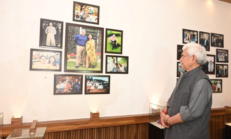 Lieutenant Governor Shri Manoj Sinha dedicated a Memorial, Museum, and Library in Rajouri to honor the lasting legacy of martyr ADDC Dr. Raj Kumar Thapa (4)