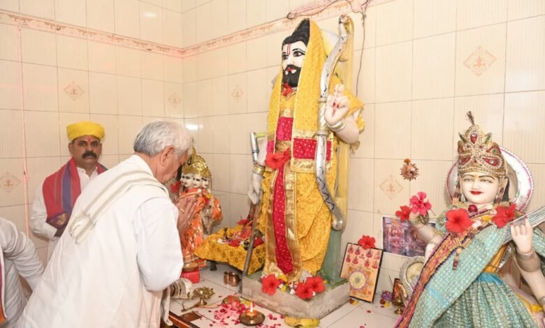 Lieutenant Governor flags off Shobha Yatra to commemorate Bhagwan Parshuram Ji Jayanti in Jammu-