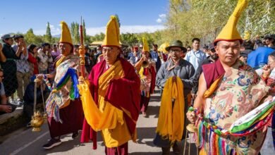 buddha-relics-leh-ladakh-procession-devotees