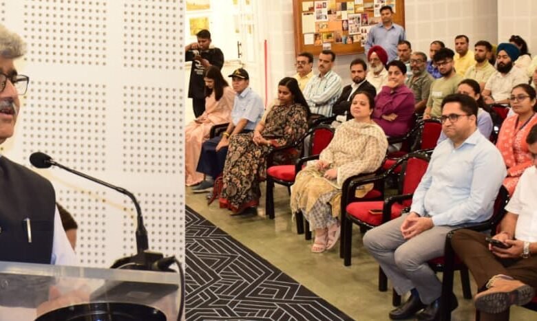 CS inaugurates 3-day 'The Meanderings' exhibition at Kala Kendra Jmu