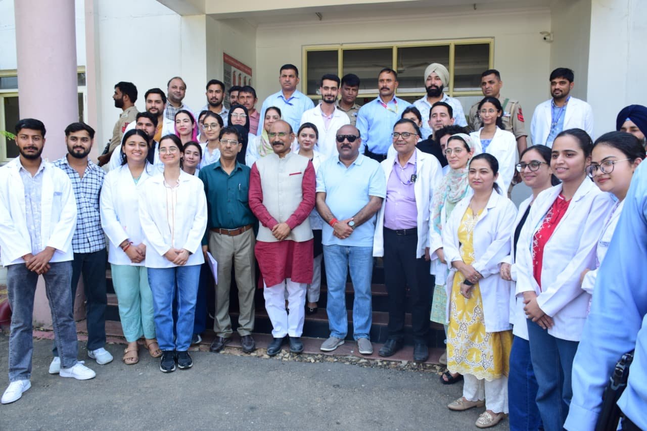 Deputy Chief Minister conducts extensive tour of Akhnoor_ inspects colleges, development projects-16-2