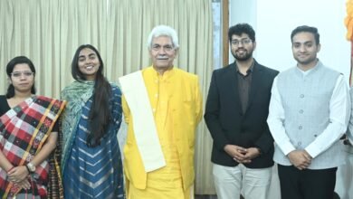 IAS Officer Trainees के साथ LG Manoj Sinha की real तस्वीर
