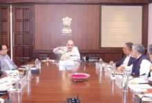 Border Security Action को लेकर Amit Shah द्वारा Rajasthan में senior officials के साथ security review meeting करते हुए representative image.