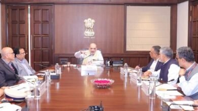 Border Security Action को लेकर Amit Shah द्वारा Rajasthan में senior officials के साथ security review meeting करते हुए representative image.