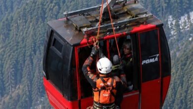 Gulmarg cable car rescue operation during emergency tourist evacuation