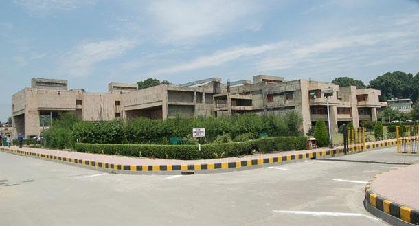 High Court of Jammu Kashmir and Ladakh constituting J&K Judicial Officers Association adhoc managing body