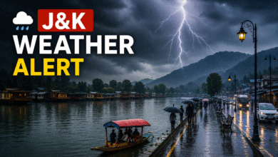 Kashmir में बारिश, thunderstorm और lightning को लेकर जारी J&K Weather Alert की प्रतीकात्मक तस्वीर