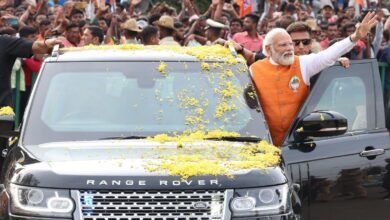 PM Modi Fuel Appeal के बाद नेताओं द्वारा convoy size कम करने की प्रतीकात्मक तस्वीर