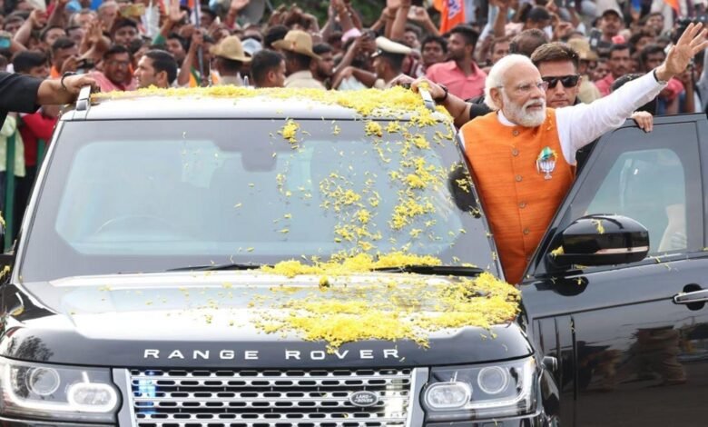 PM Modi Fuel Appeal के बाद नेताओं द्वारा convoy size कम करने की प्रतीकात्मक तस्वीर