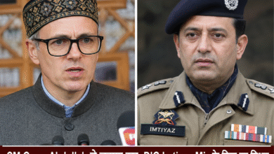 Omar Abdullah expressing condolences over the demise of DIG Imtiyaz Mir father
