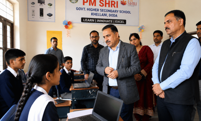 PM SHRI Schools में निरीक्षण के दौरान छात्रों और अधिकारियों से बातचीत करते Dr. Sanjeev Kumar Sharma