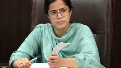 DC Samba Ayushi Sudan reviewing PM Surya Ghar Yojana progress meeting