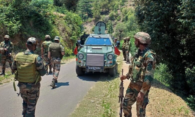 Rajouri Terror Encounter के दौरान Gambhir Muglan इलाके में search operation चलाते Security Forces