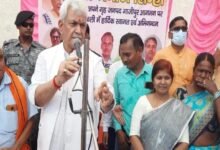 Regal Border Village में लोगों को संबोधित करते LG Manoj Sinha