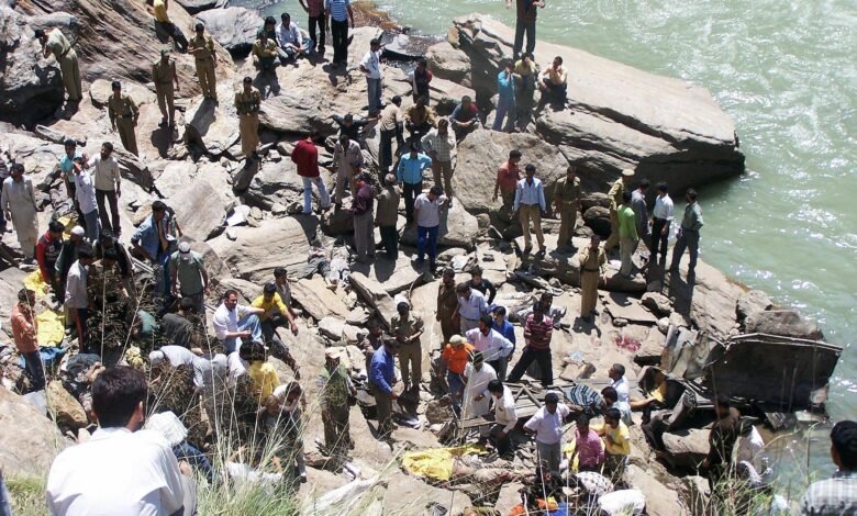 Udhampur Tawi River Incident के दौरान rescue operation चलाती SDRF टीम