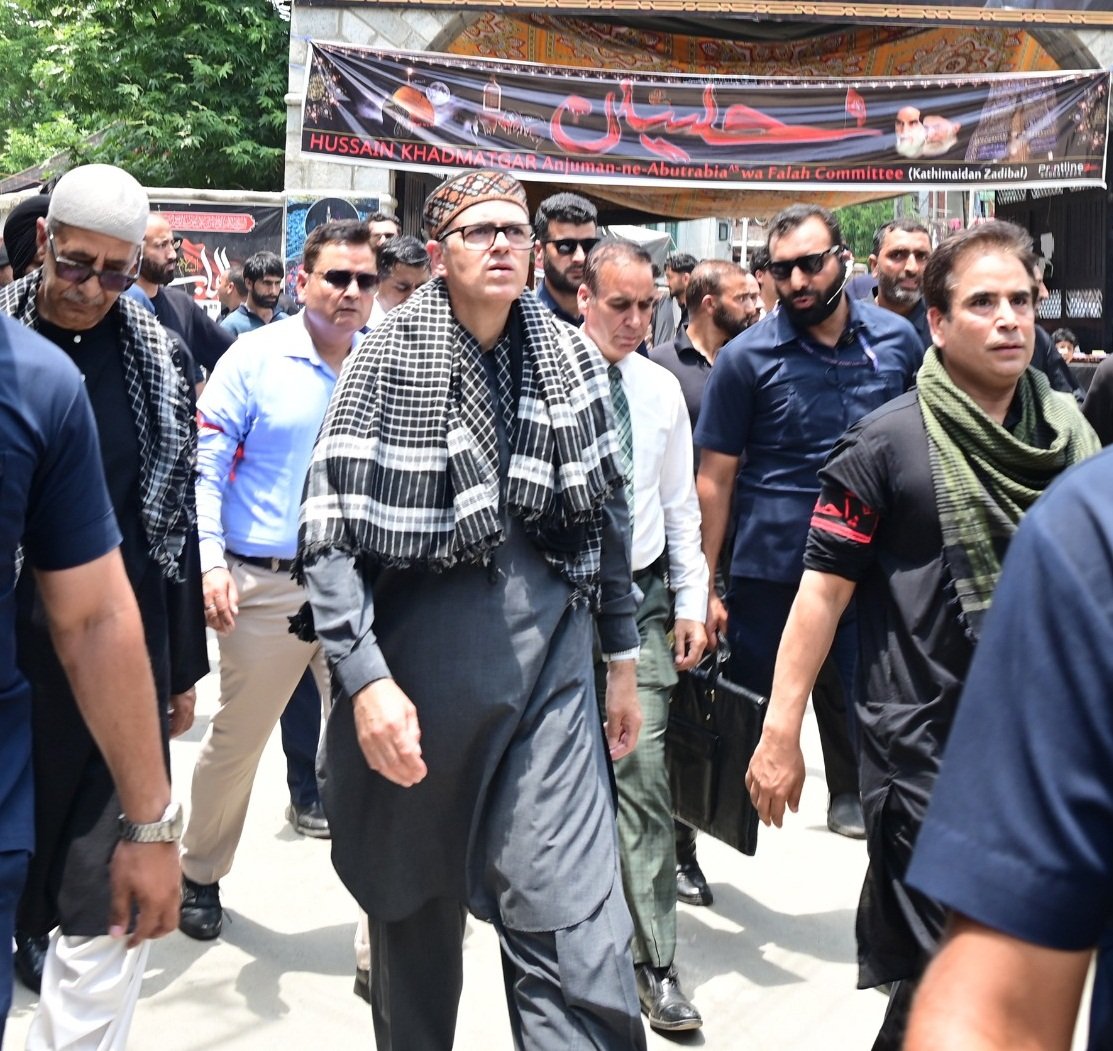 CM Omar Abdullah at Zadibal Ashura Visit