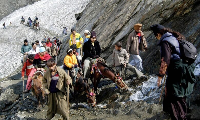 Amarnath Yatra 2026, Amarnath Yatra News, Helicopter Service Ban, Baba Barfani, Amarnath Shrine Board, Jammu Kashmir News, Amarnath Pilgrimage, No Flying Zone, Kashmir News, Yatra Update