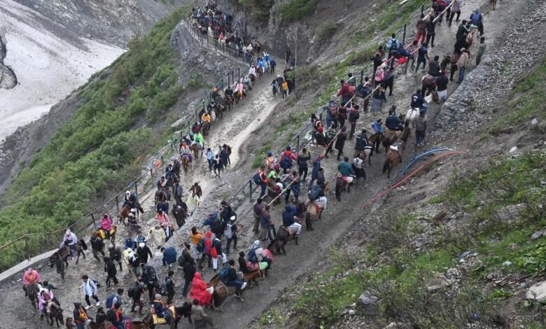 Amarnath Yatra 2026 Preparations के तहत बालटाल और पहलगाम routes पर security forces, medical camps और pilgrims की final arrangements दिखाई दे रही हैं।