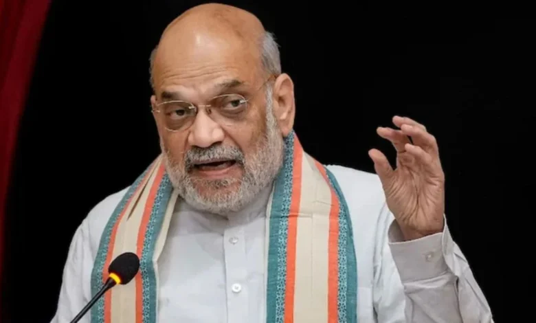 Amit Shah का बड़ा बयान: Demographic Changes को लेकर सख्त चेतावनी, “नहीं होंगे बर्दाश्त” भारत की सुरक्षा और जनसांख्यिकीय बदलाव पर चर्चा वाला न्यूज इमेज।