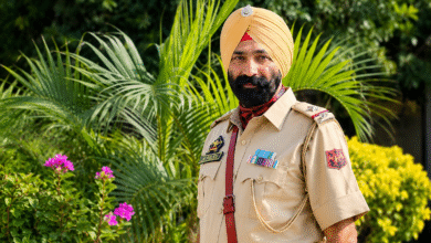 Gangyal Road Accident में J&K Police ASI करमजीत सिंह की मौत के बाद घटनास्थल का दृश्य।