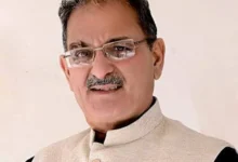 Himachal Pradesh Governor Kavinder Gupta मीडिया से बातचीत करते हुए।