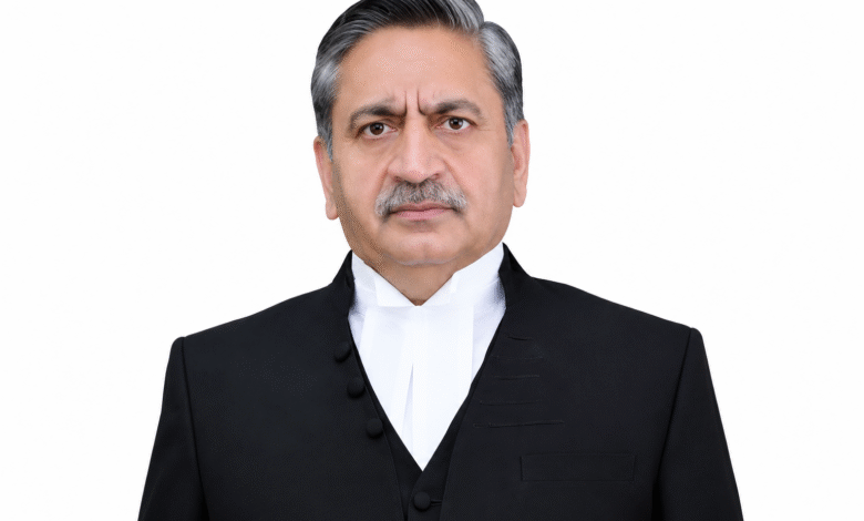 Justice Sanjeev Kumar, जिन्हें J&K और Ladakh High Court का कार्यवाहक Chief Justice नियुक्त किया गया।
