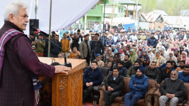 Nasha Mukt Abhiyaan के तहत आयोजित जनसभा में नशे के खिलाफ जागरूकता संदेश देते LG Manoj Sinha।