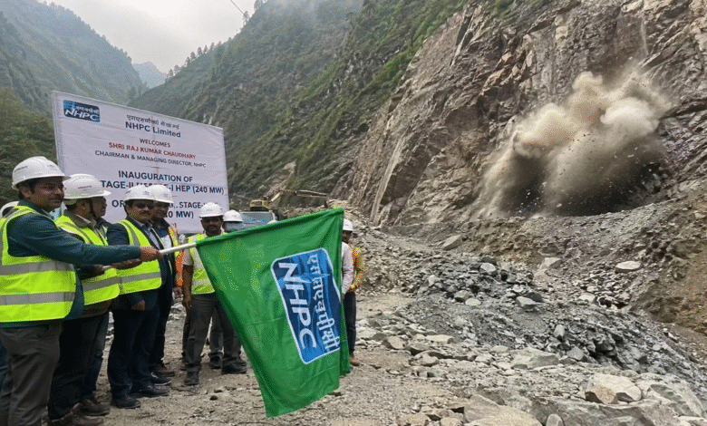 240 MW Uri-I Stage-II Hydroelectric Project के Construction Phase की शुरुआत का दृश्य, Baramulla में NHPC Project Site।