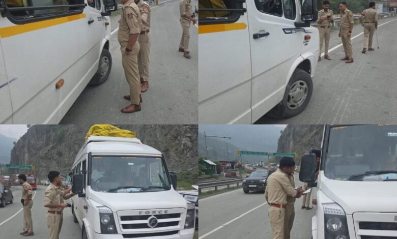 Ramban MVD Drive checking vehicles at Seri Ramban