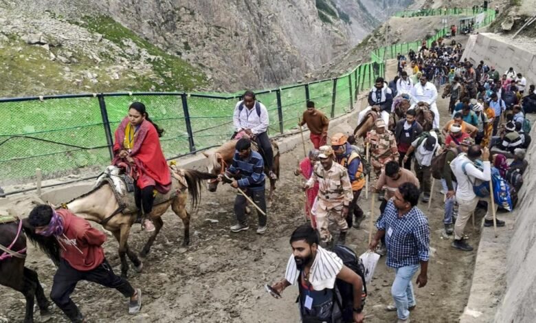 Amarnath Yatra Suspended due to heavy rainfall in Jammu Kashmir